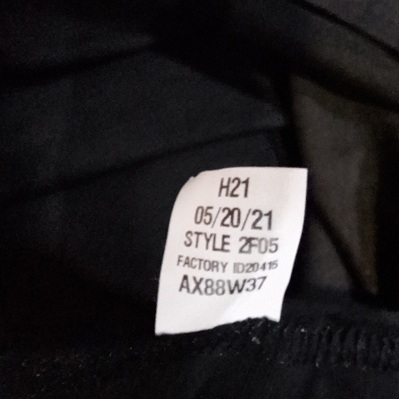 A Fanatics Atlanta Braves World Series  long sleeve t-shirt in a men's XL. NWT - Picture 7 of 7